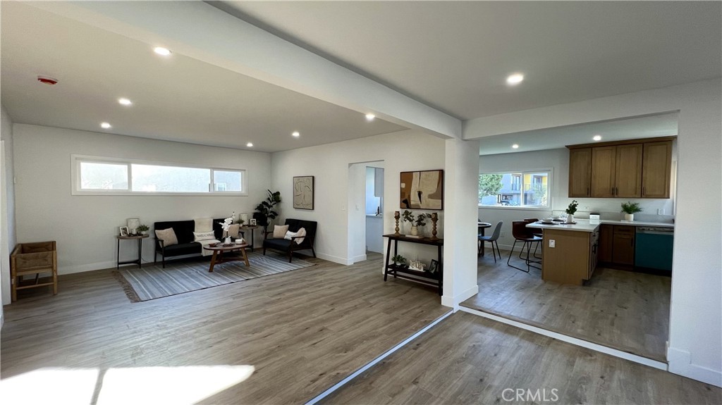 918 E 68th Street Property Photo 16