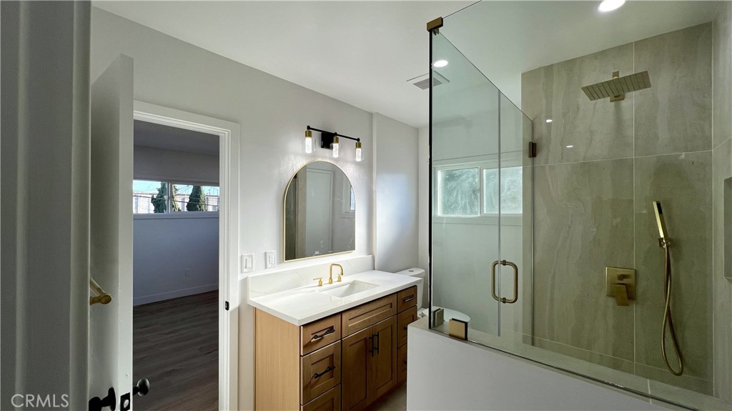 918 E 68th Street Property Photo 31