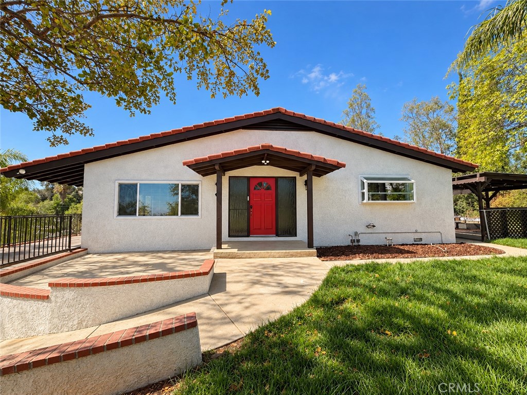 23874 Rhodes Avenue Property Photo 2