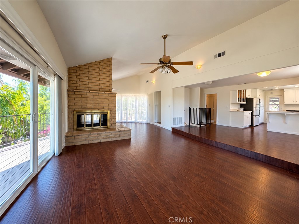 23874 Rhodes Avenue Property Photo 11