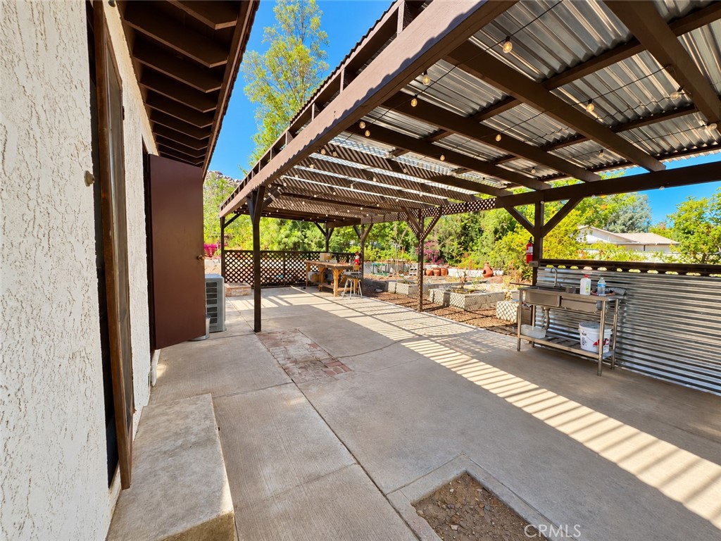 23874 Rhodes Avenue Property Photo 25