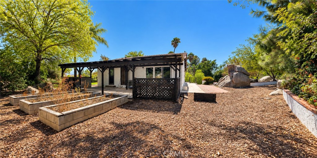 23874 Rhodes Avenue Property Photo 26