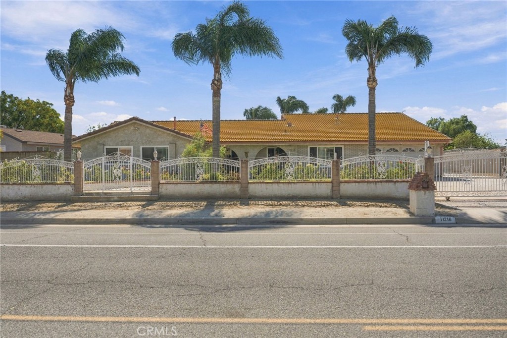11216 Jurupa Road Property Photo 2