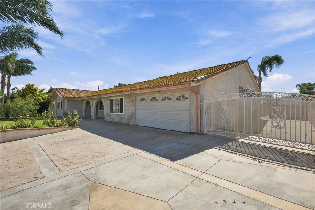 11216 Jurupa Road Property Photo 5