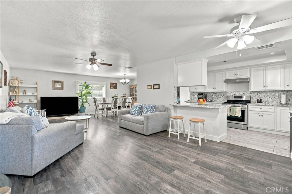 11216 Jurupa Road Property Photo 9