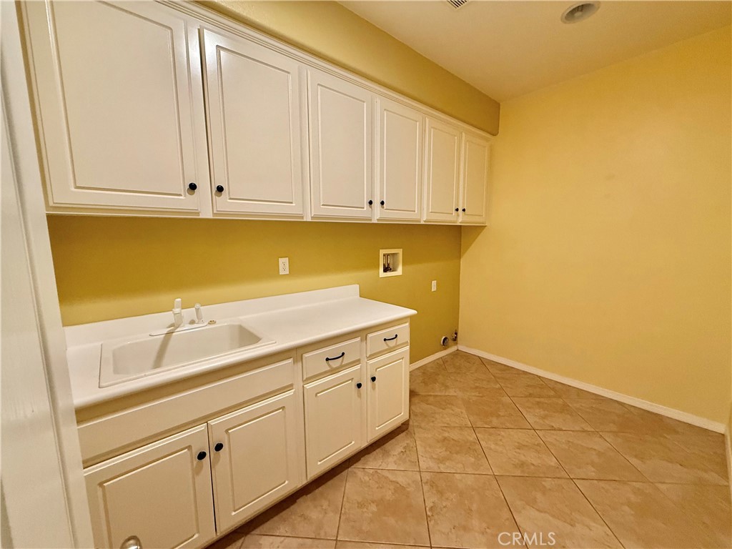 13071 Heywood Property Photo 7