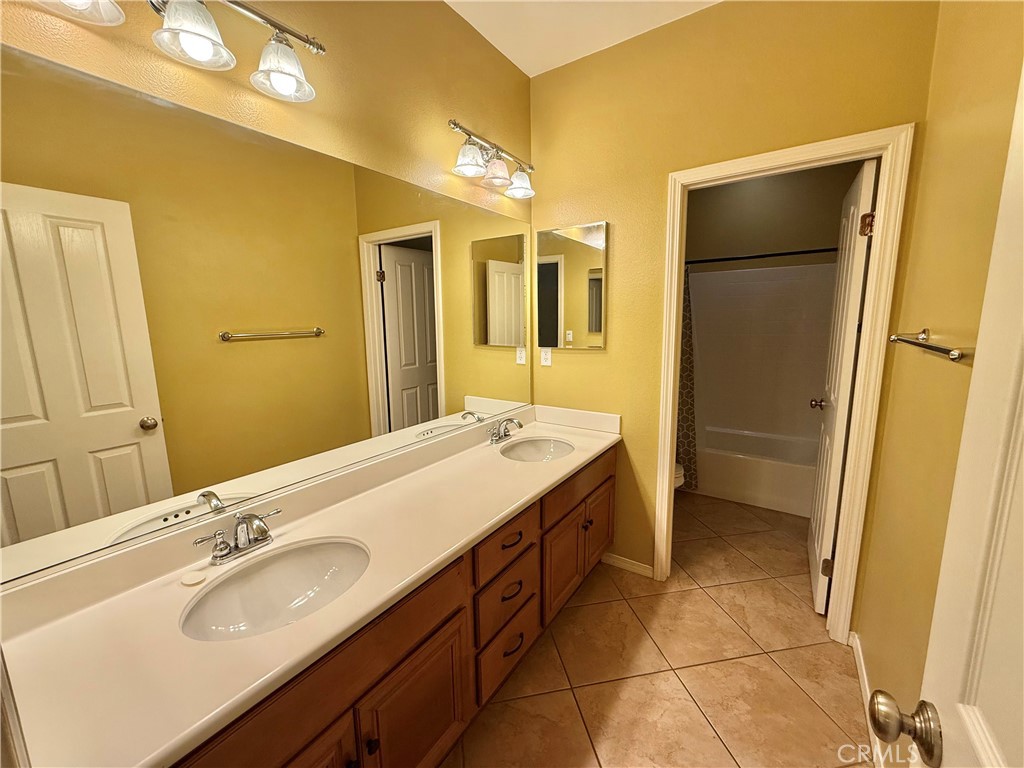 13071 Heywood Property Photo 9