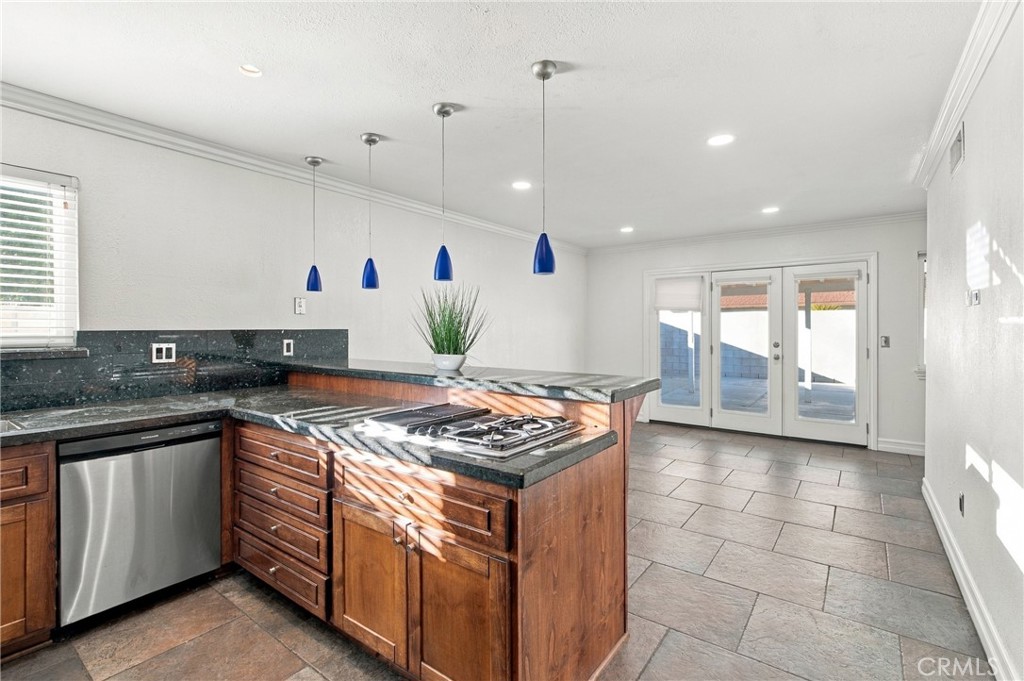 415 Glenhill Property Photo 13