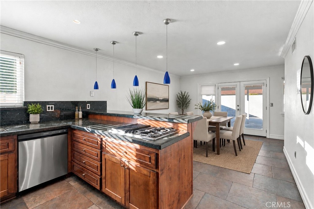 415 Glenhill Property Photo 14