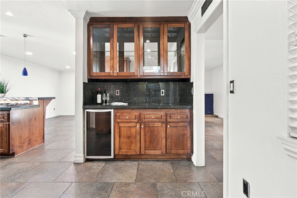 415 Glenhill Property Photo 15