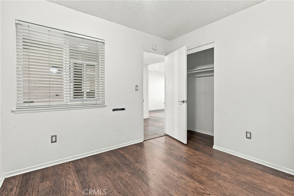 415 Glenhill Property Photo 17