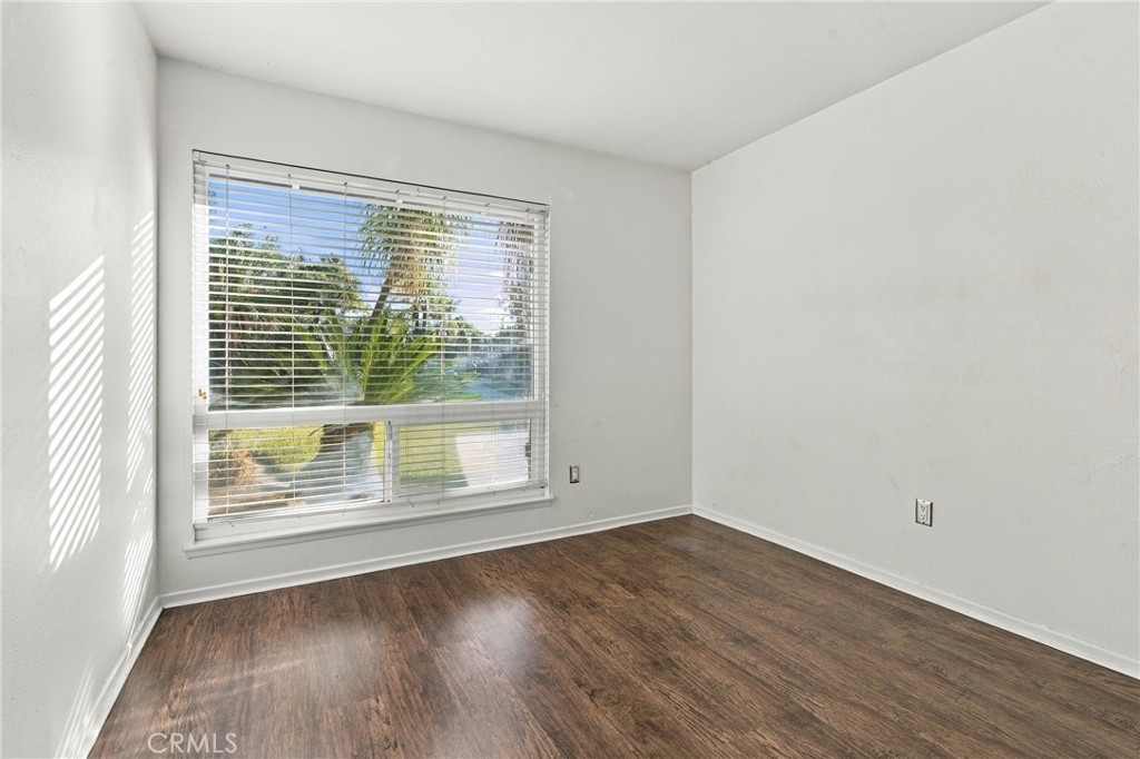 415 Glenhill Property Photo 18