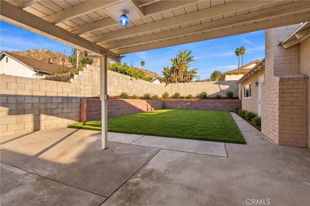 415 Glenhill Property Photo 28