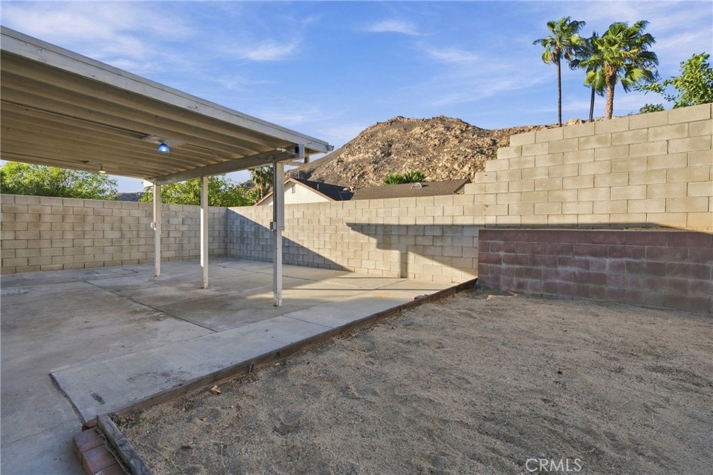 415 Glenhill Property Photo 29