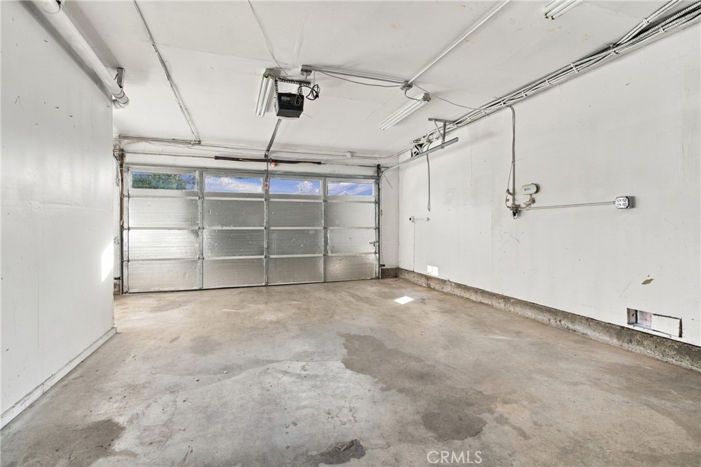 415 Glenhill Property Photo 31