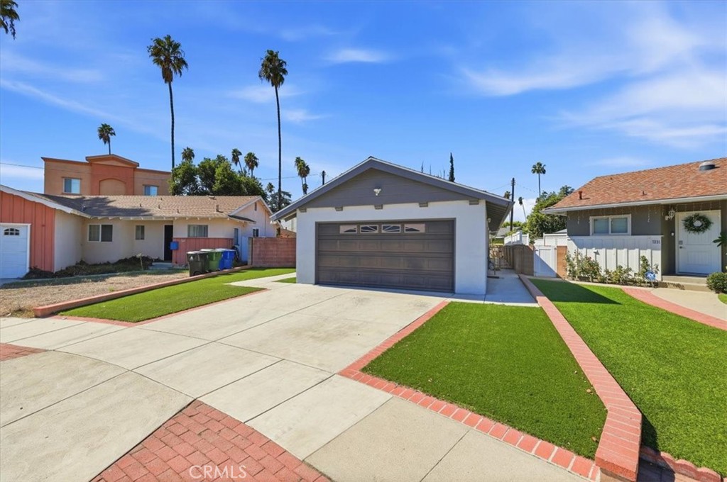 7227 Whitaker Avenue Property Photo 3