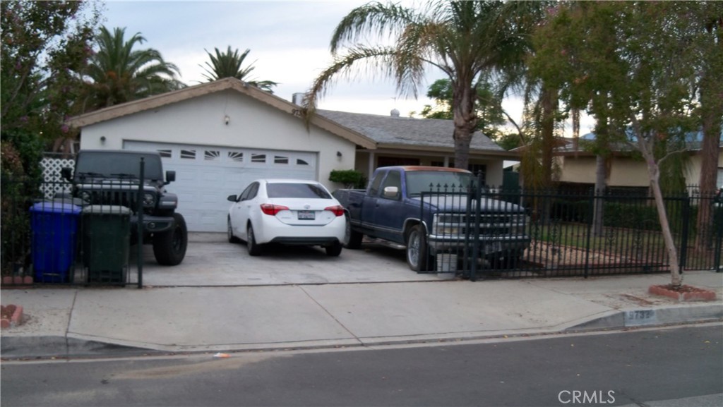 9732 Oleander Property Photo 2