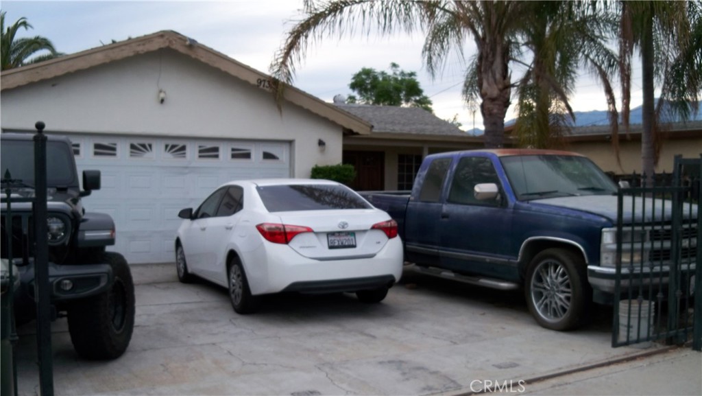 9732 Oleander Property Photo 3