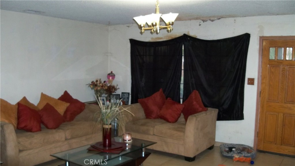 9732 Oleander Property Photo 6