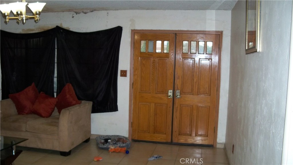 9732 Oleander Property Photo 7