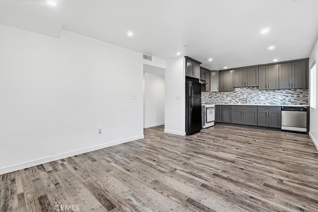4150 S Normandie Property Photo 14