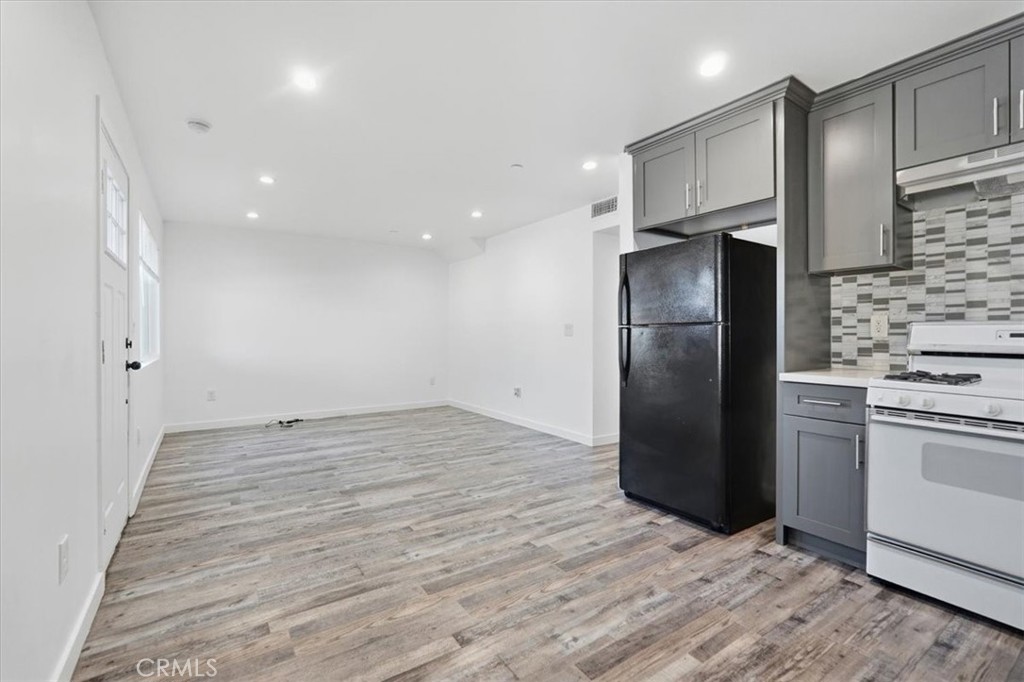 4150 S Normandie Property Photo 17