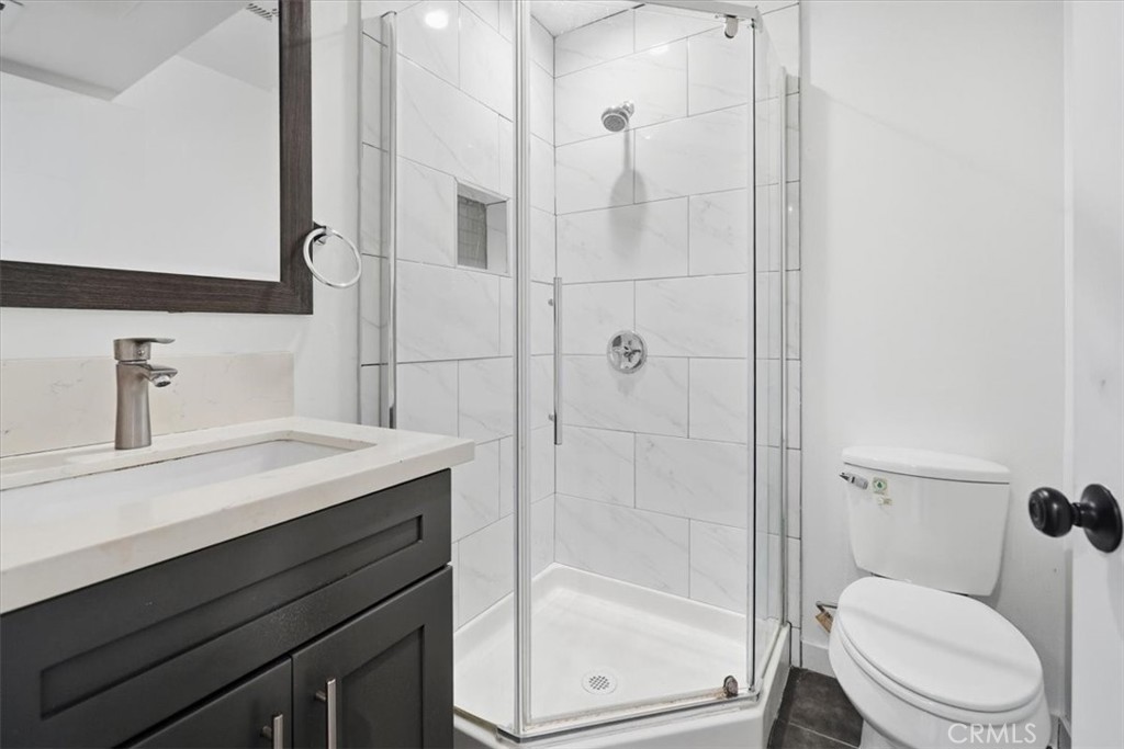 4150 S Normandie Property Photo 19