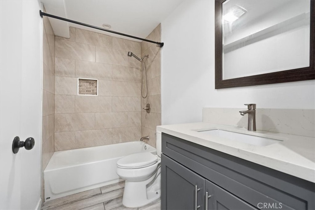 4150 S Normandie Property Photo 23