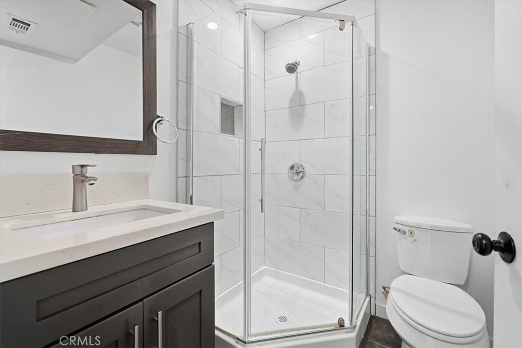 4150 S Normandie Property Photo 28