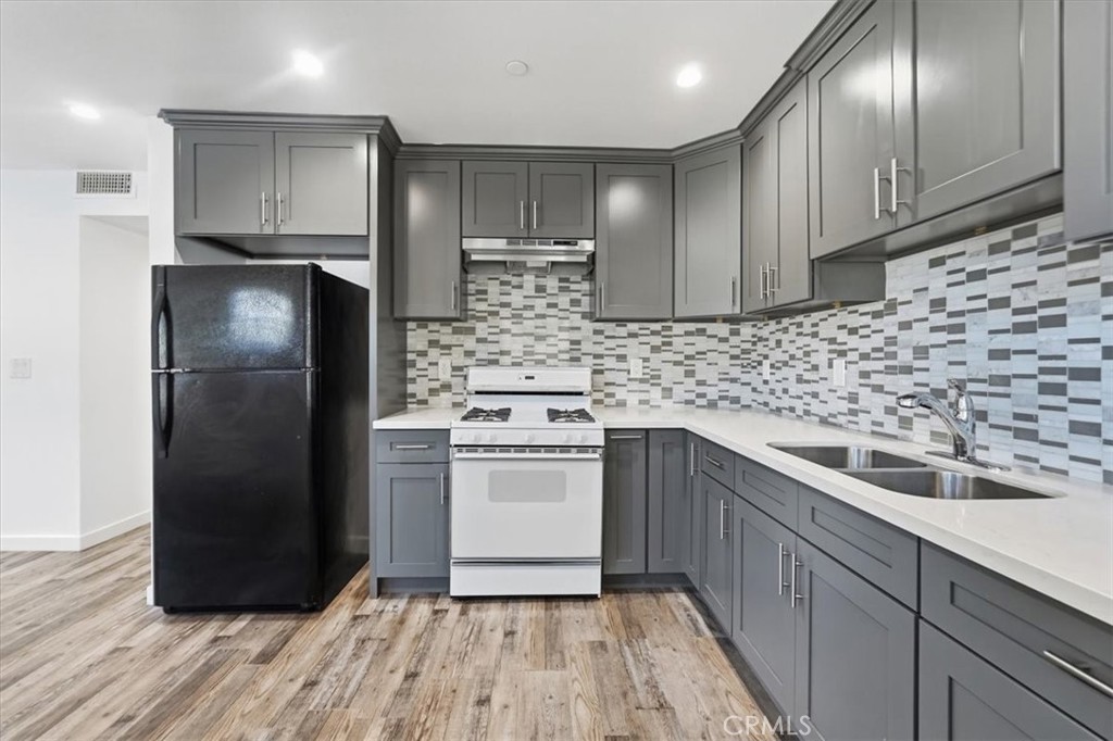 4150 S Normandie Property Photo 31