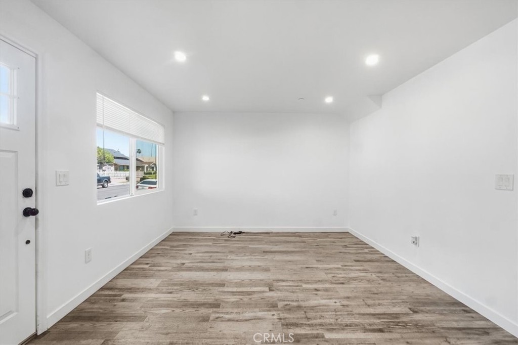 4150 S Normandie Property Photo 32