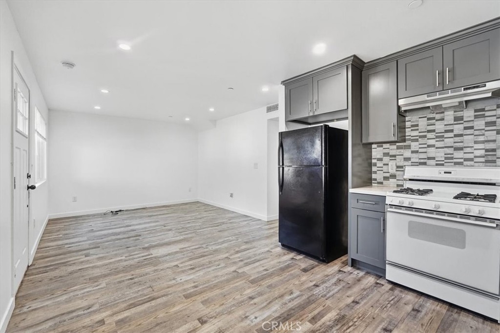 4150 S Normandie Property Photo 33