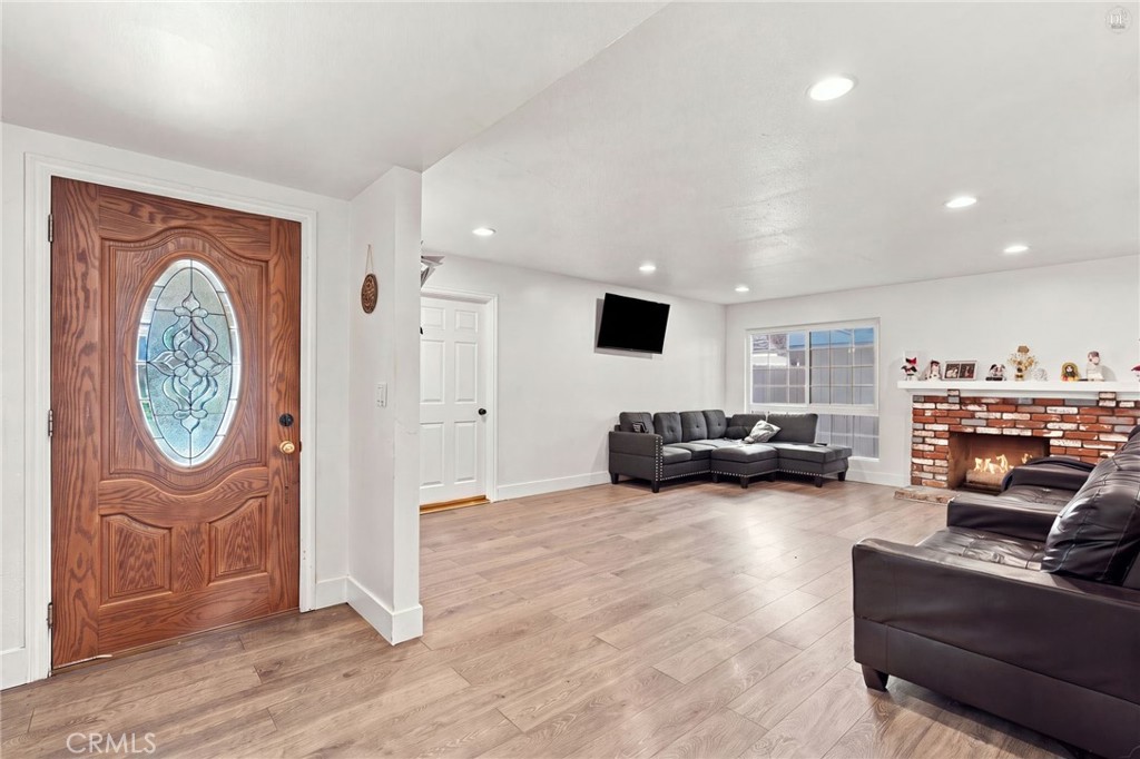10591 Henderson Avenue Property Photo 4