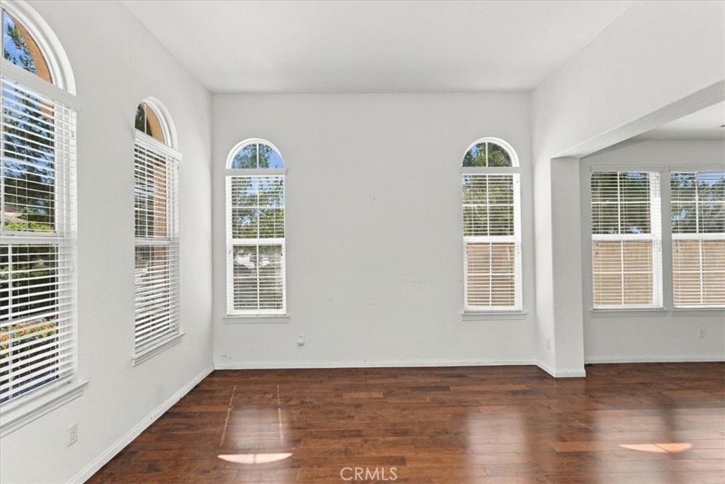 4891 Westmont Property Photo 7