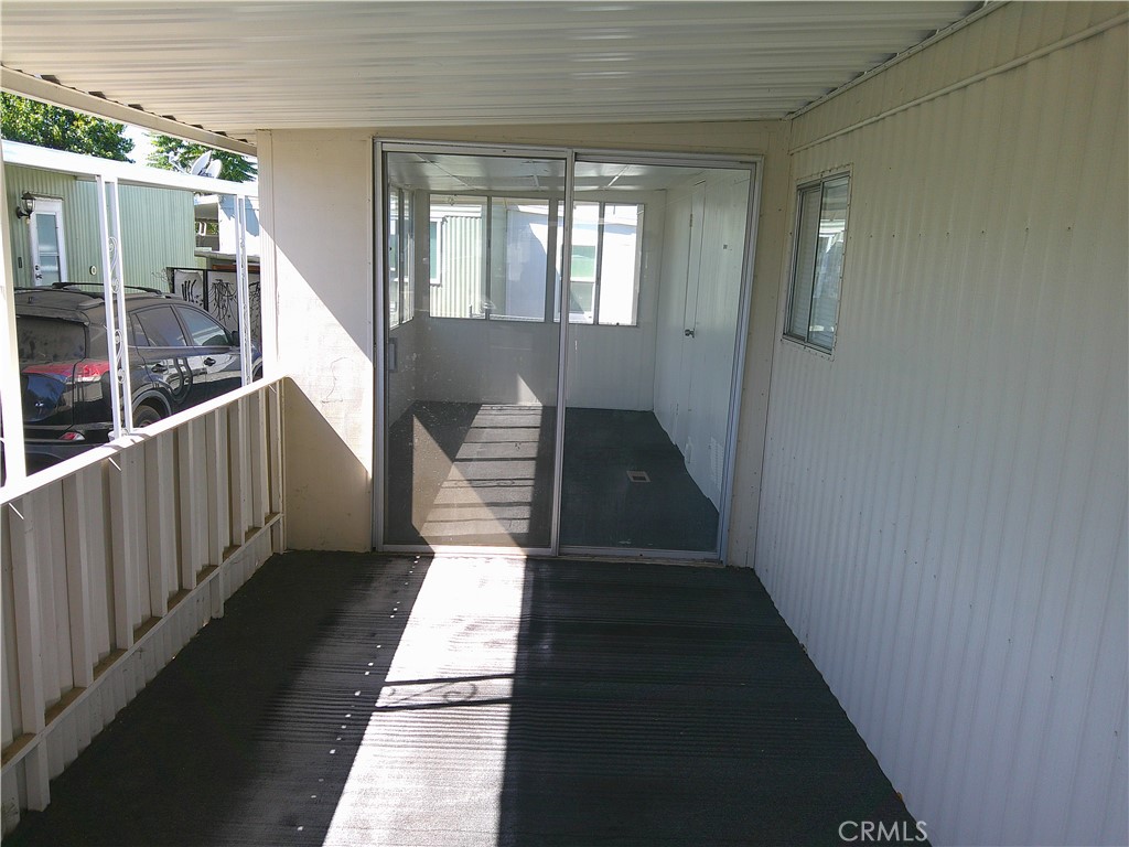 260 N Lyon 97 Property Photo 3
