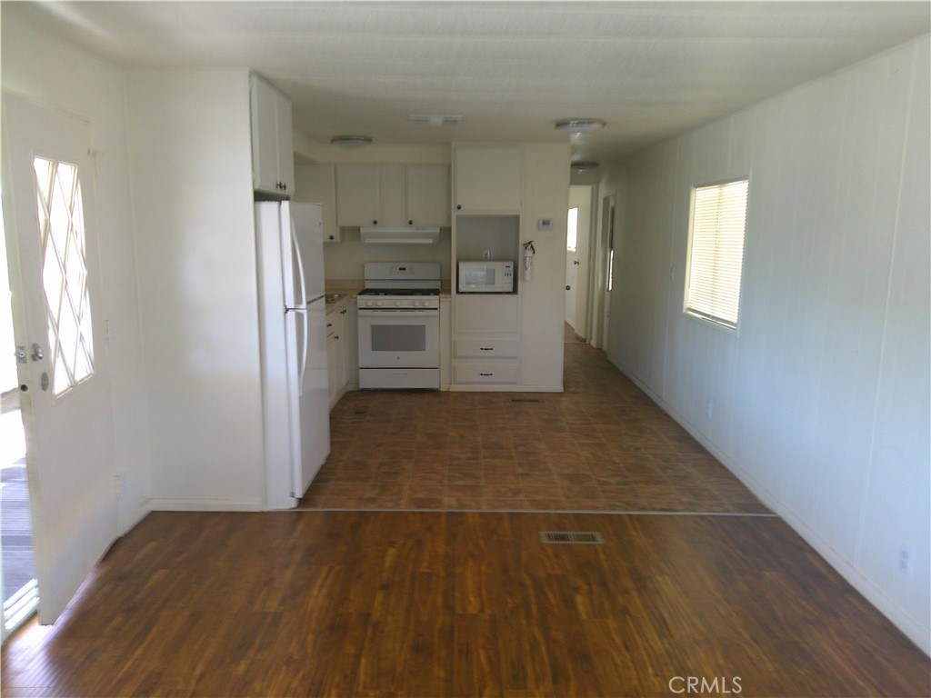 260 N Lyon 97 Property Photo 9
