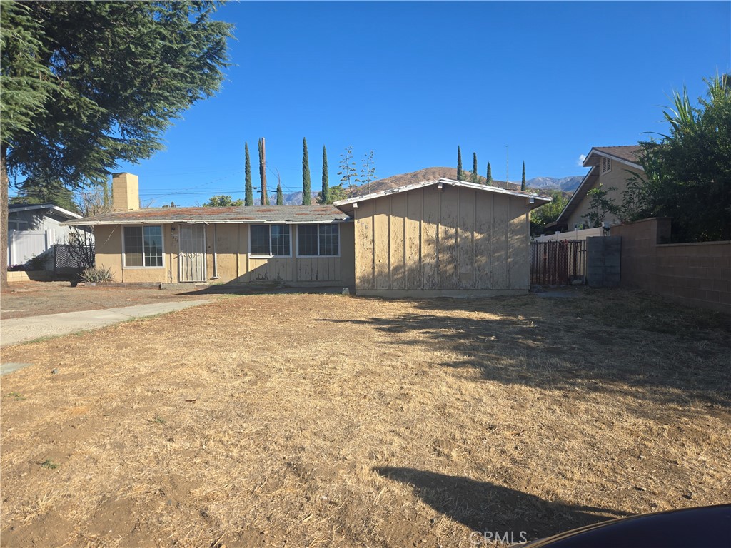 475 E San Andreas Road Property Photo 1