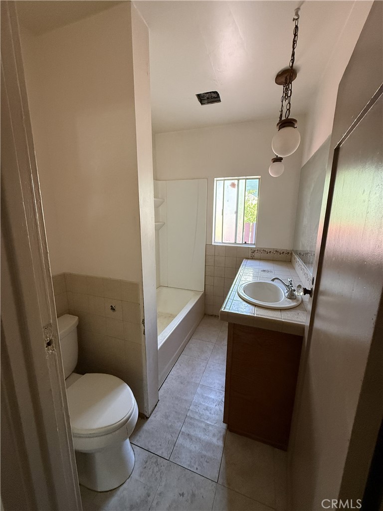 3235 Lemon Property Photo 8