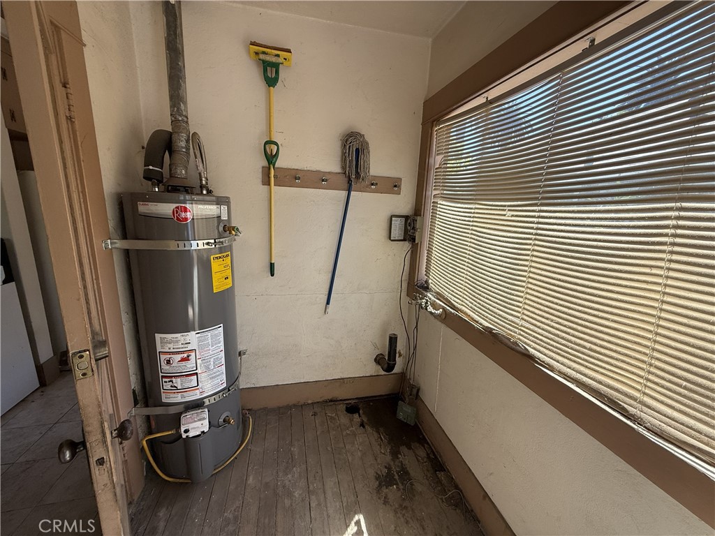 3235 Lemon Property Photo 10