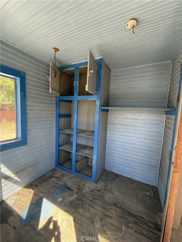 3235 Lemon Property Photo 11