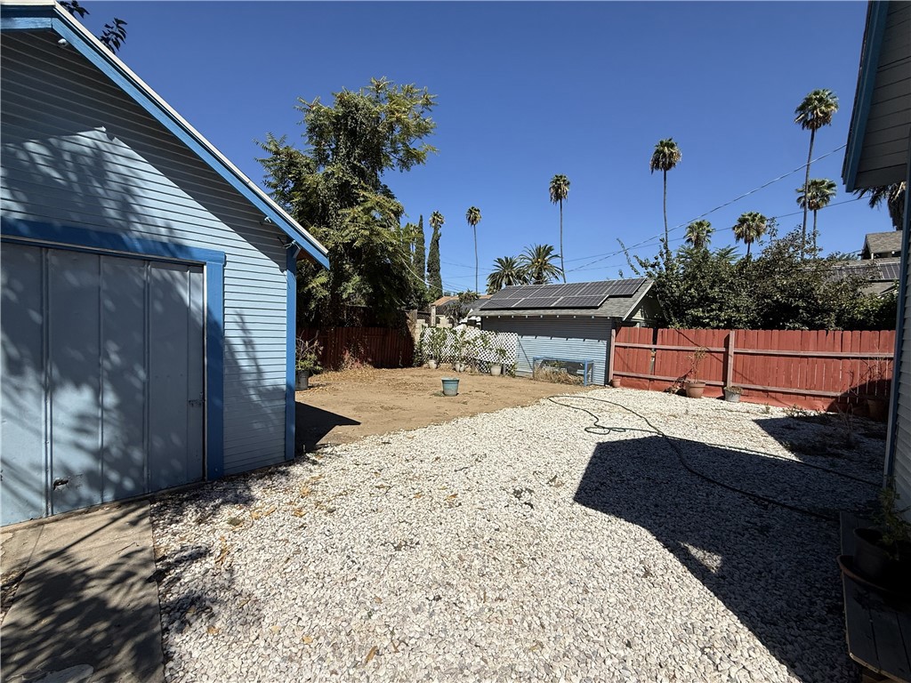 3235 Lemon Property Photo 14