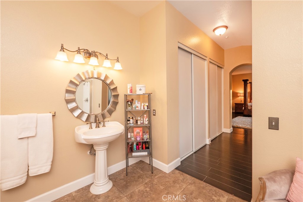 1438 Kirkmichael Circle Property Photo 31