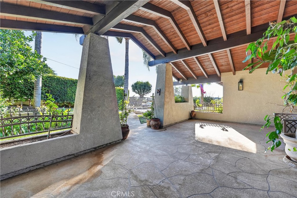 10225 60th Property Photo 4