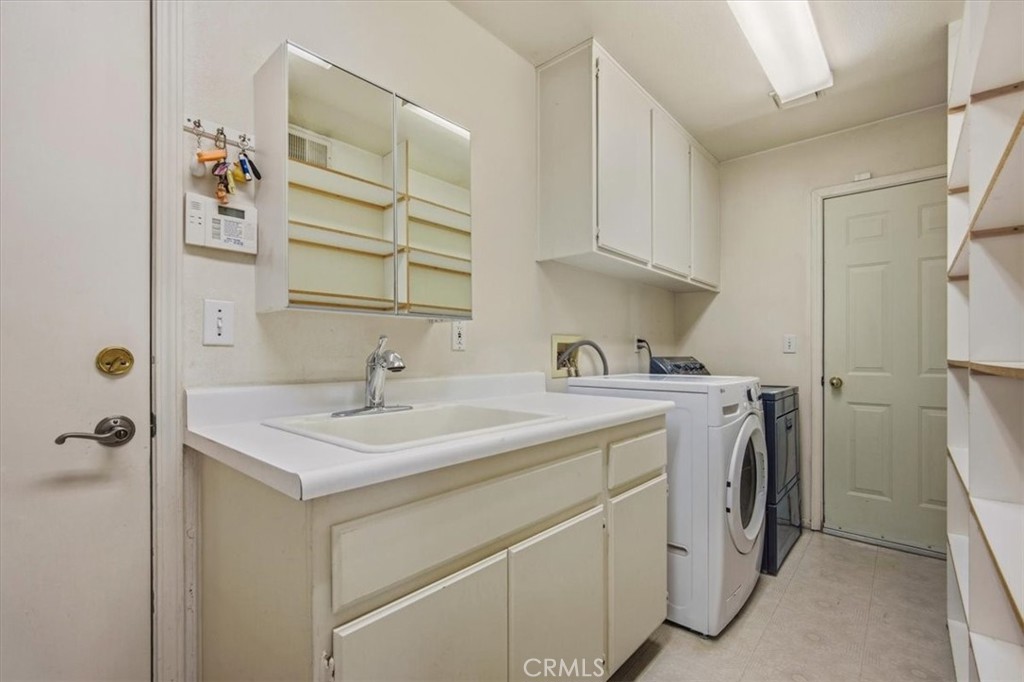 10852 Cleveland Property Photo 35