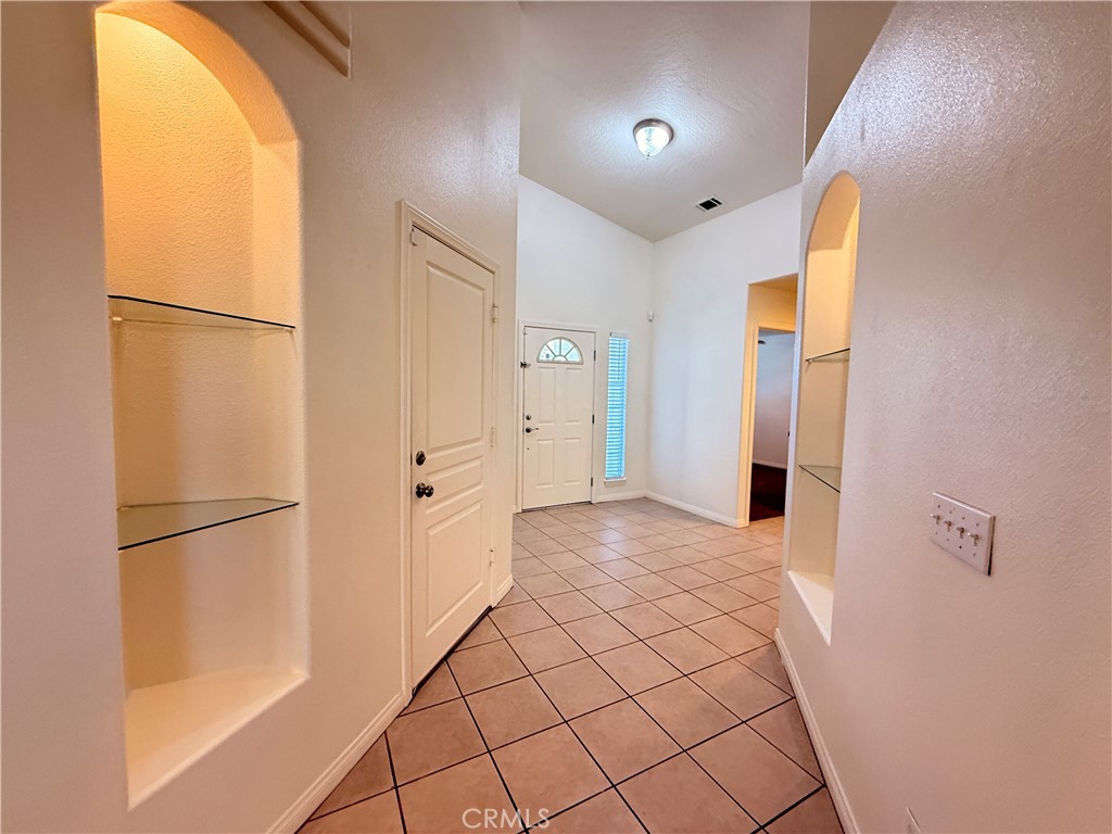 15681 Kingswood Drive Property Photo 2