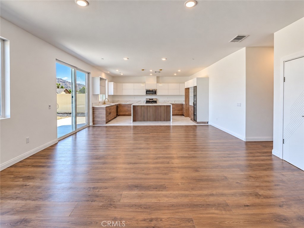 14424 Buvan Court Property Photo 7