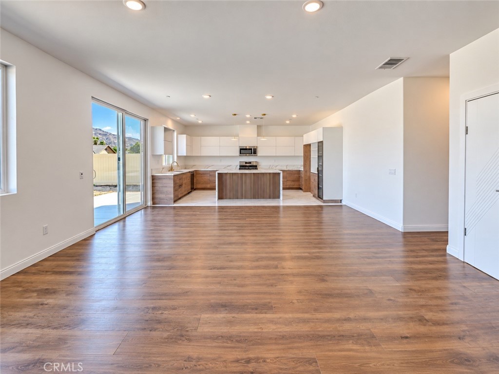 14424 Buvan Court Property Photo 5