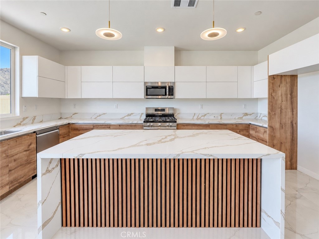 14424 Buvan Court Property Photo 8