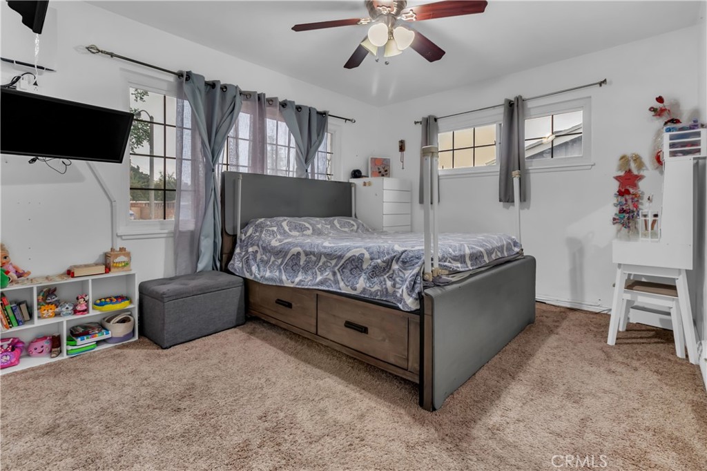 1521 Densmore Street Property Photo 11