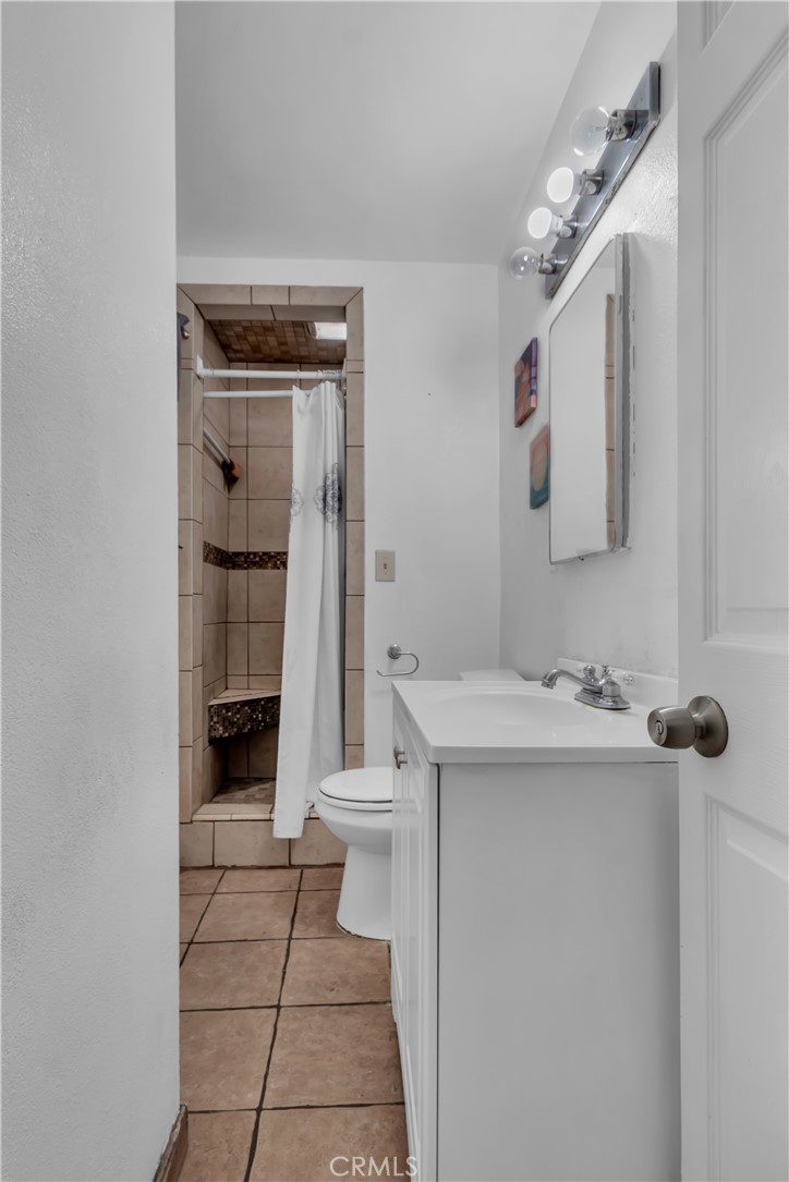 1521 Densmore Street Property Photo 13